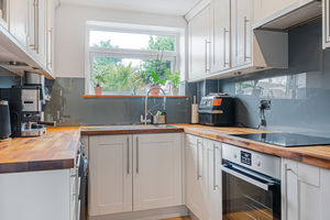Kitchen- click for photo gallery
